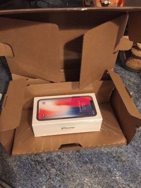 New Unlocked Apple IPhone X,8+,7,7Plus 32GB , 128GB , 256GB