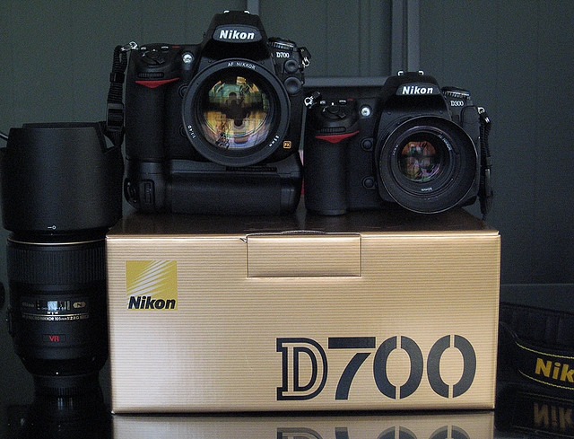  للبيع : نيكون D3100 كاميرا SLR رقمية مع عدسة UNLOCKED {} ، {جديد نيكو
