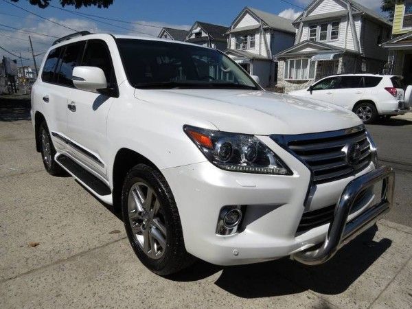     AM SELLING MY 2015 LEXUS LX 570 (GULF SPECS)