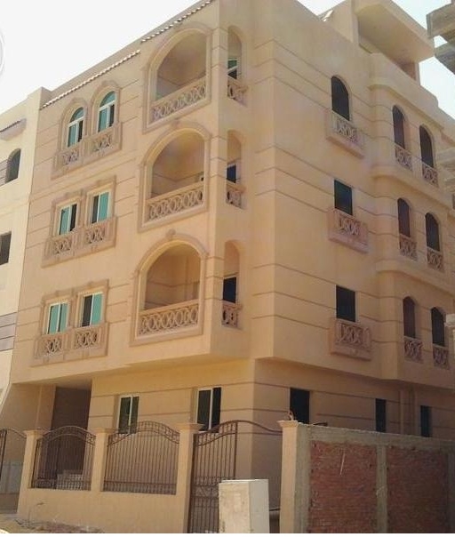شقة متميزة استلام فوري بالعائلي بمدينة الشروق